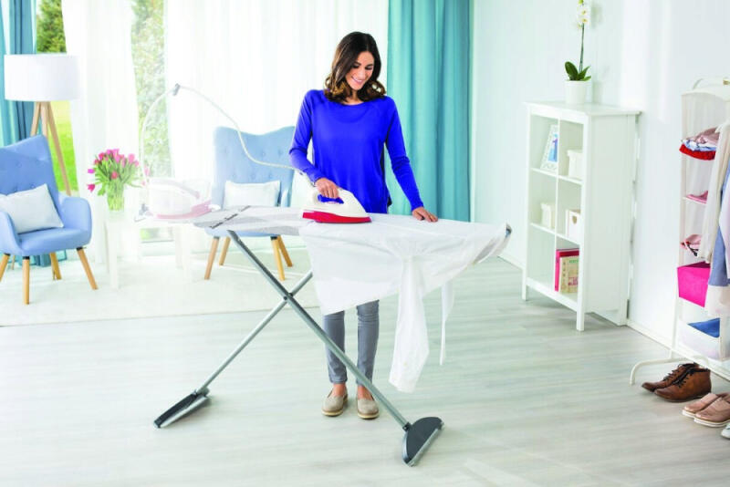 DESKA DO PRASOWANIA VILEDA SKŁADANA Z GNIAZDKIEM