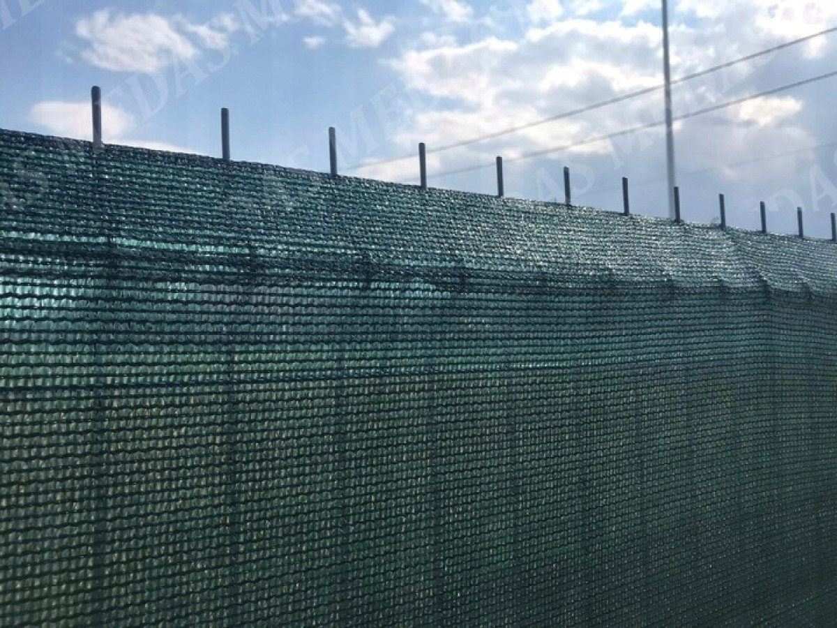 SIATKA CIENIUJĄCA NA OGRODZENIE PŁOT BALKON MASKUJĄCA 1,5x10m 90% UV MOCNA